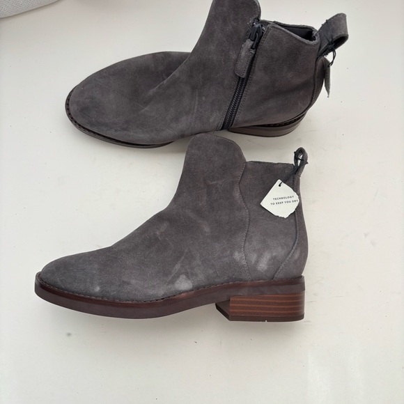 Cole Haan River Chelsea Bootie Suede Sz 6B - Picture 3 of 8